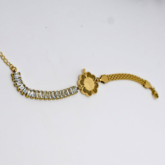 Gold-Plated Daisy Bracelet with Crystal Accents – Anti-Tarnish.