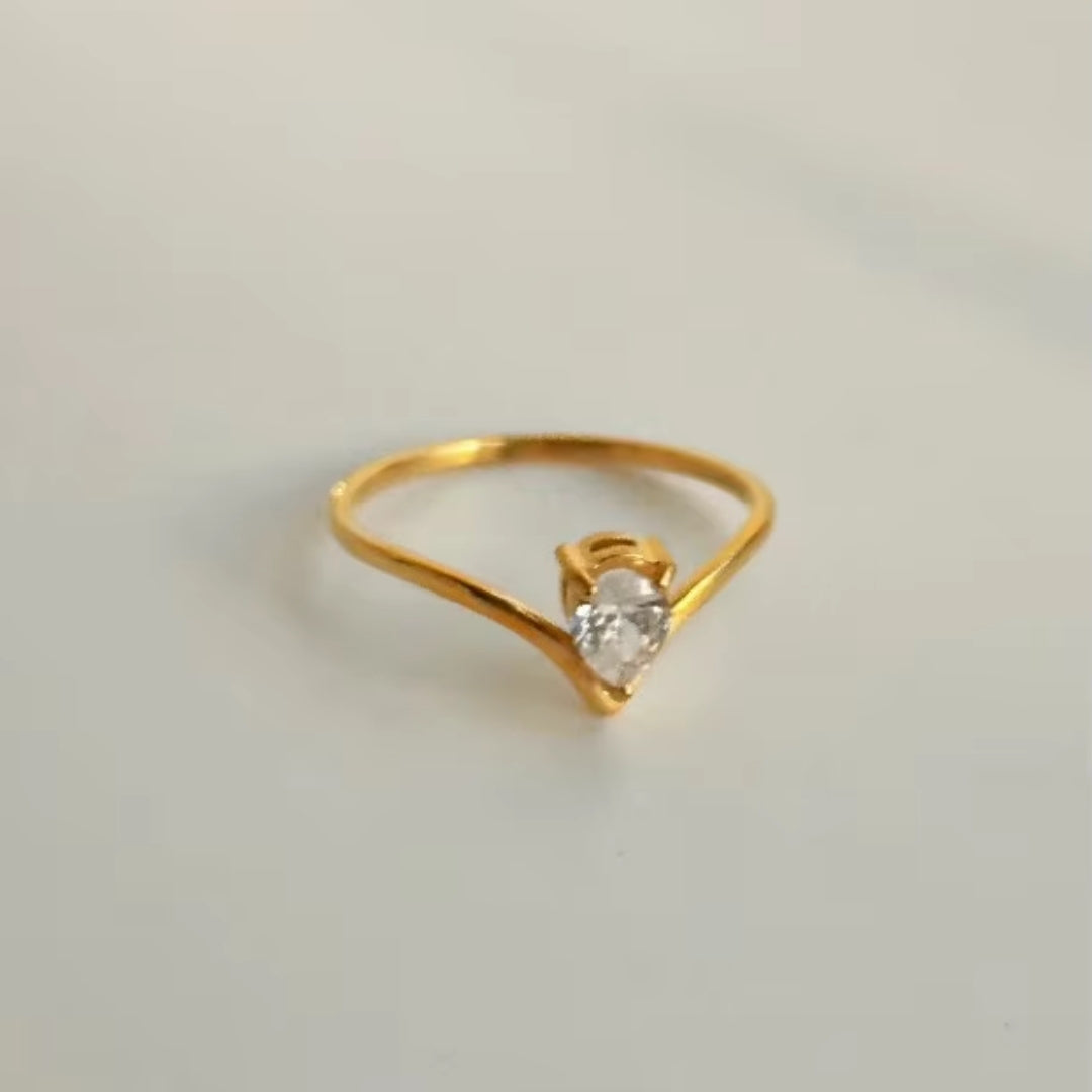 Pear-Cut Solitaire Gold Ring – Anti-Tarnish