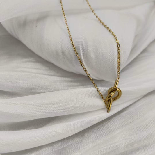 Minimalist Gold-Plated Knot Necklace – Anti-Tarnish & Elegant