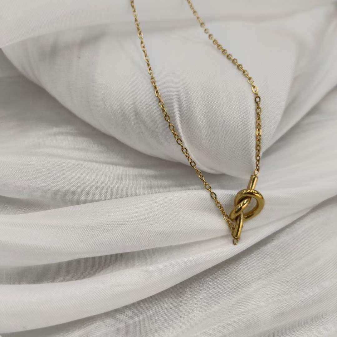 Minimalist Gold-Plated Knot Necklace – Anti-Tarnish & Elegant