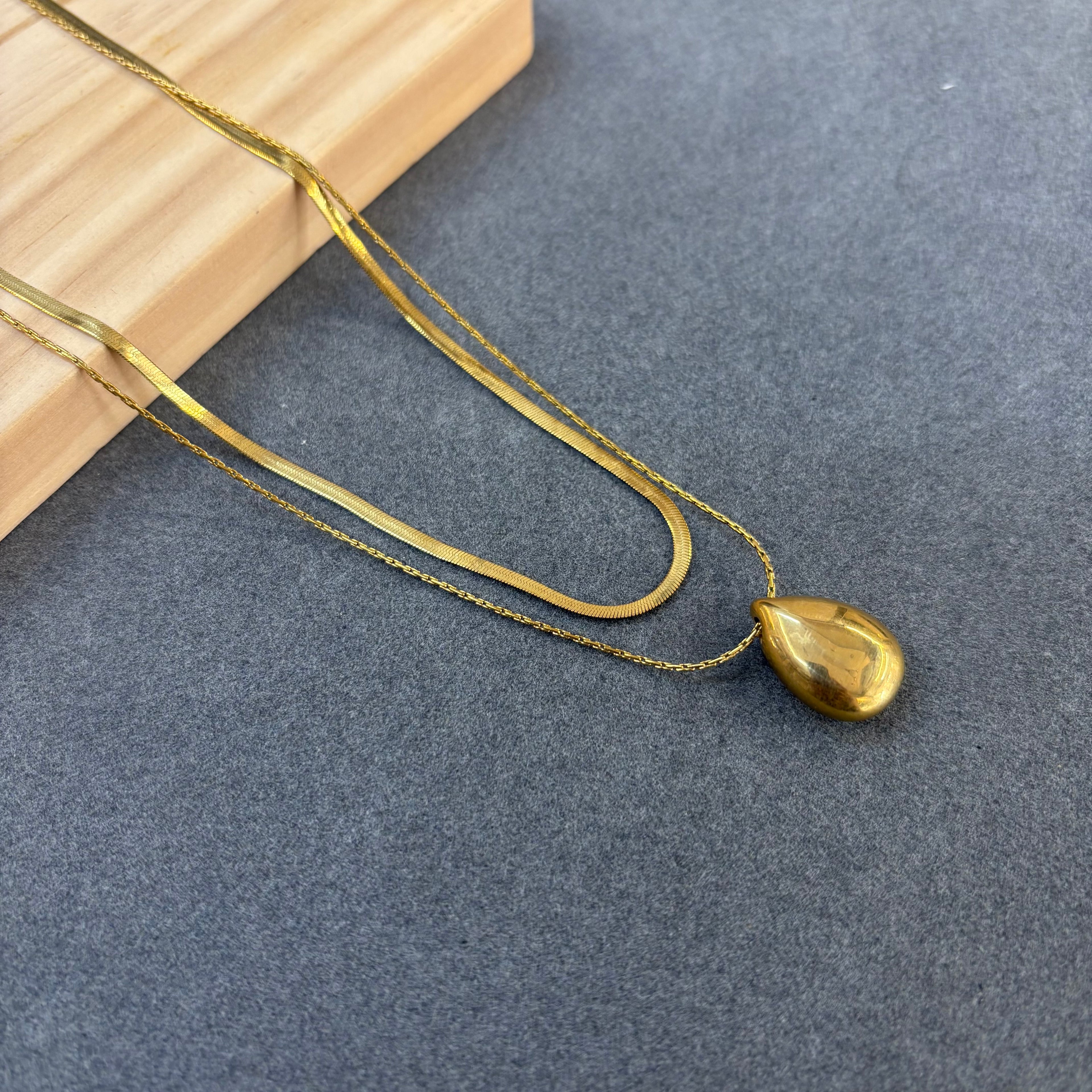 Double chain necklace