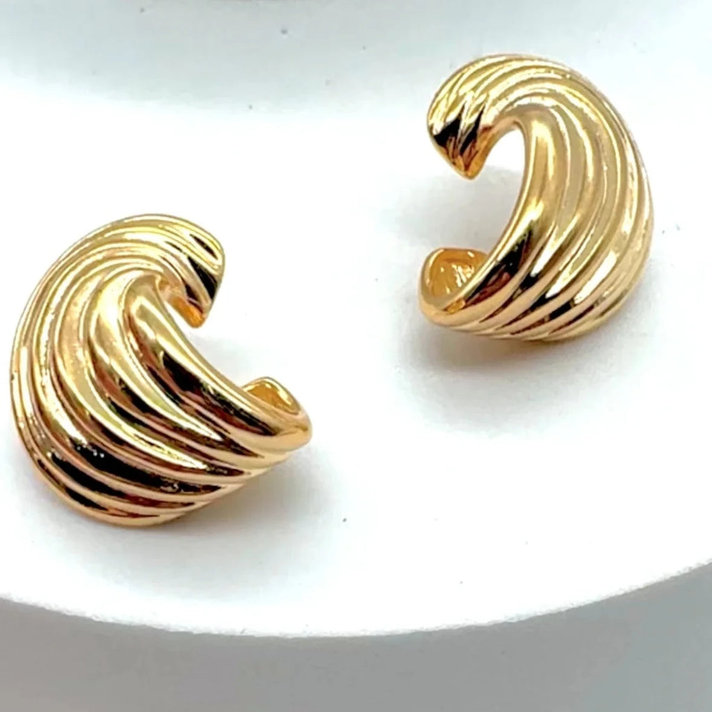 Antitarnish bold shell earrings
