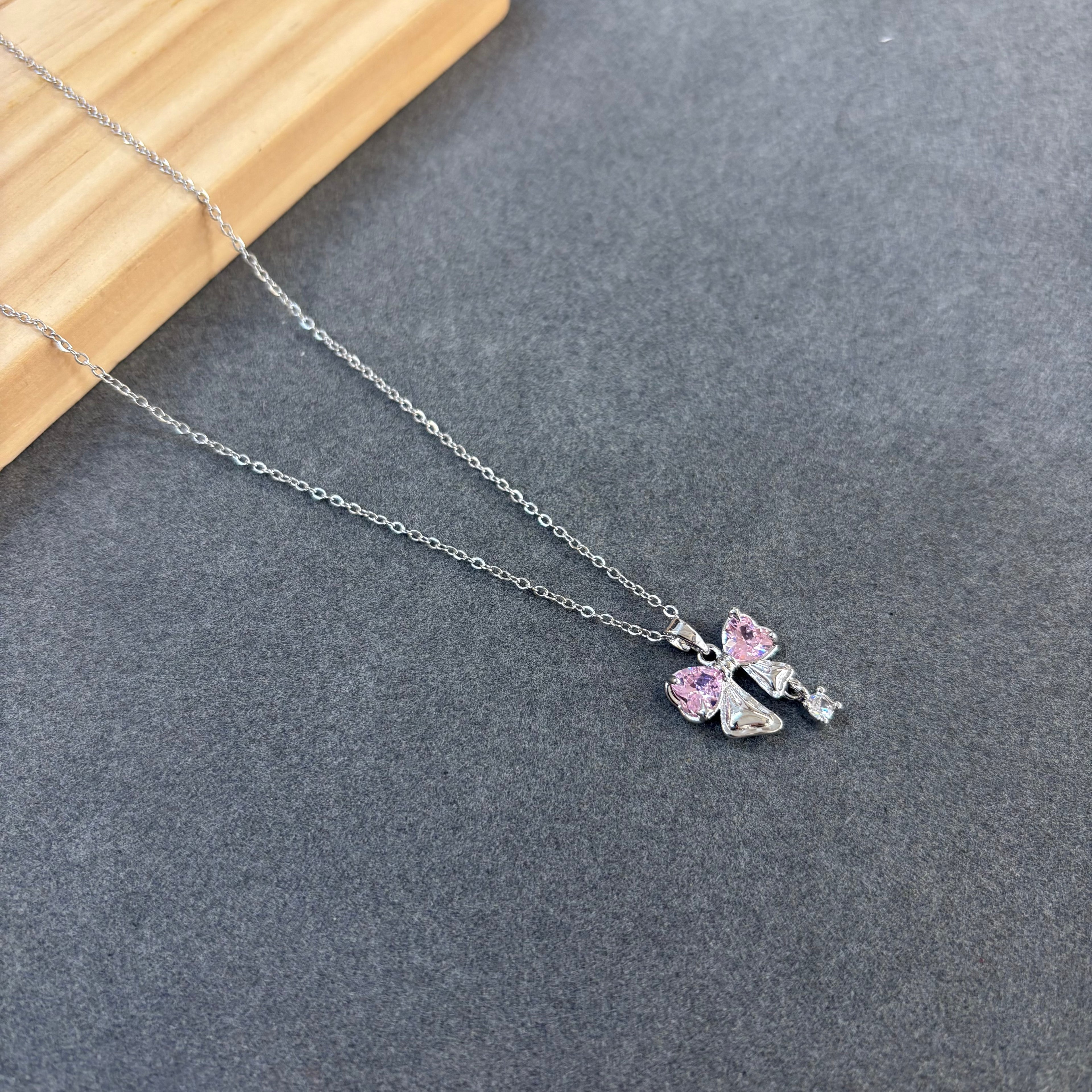 Silver bow shape neck chain