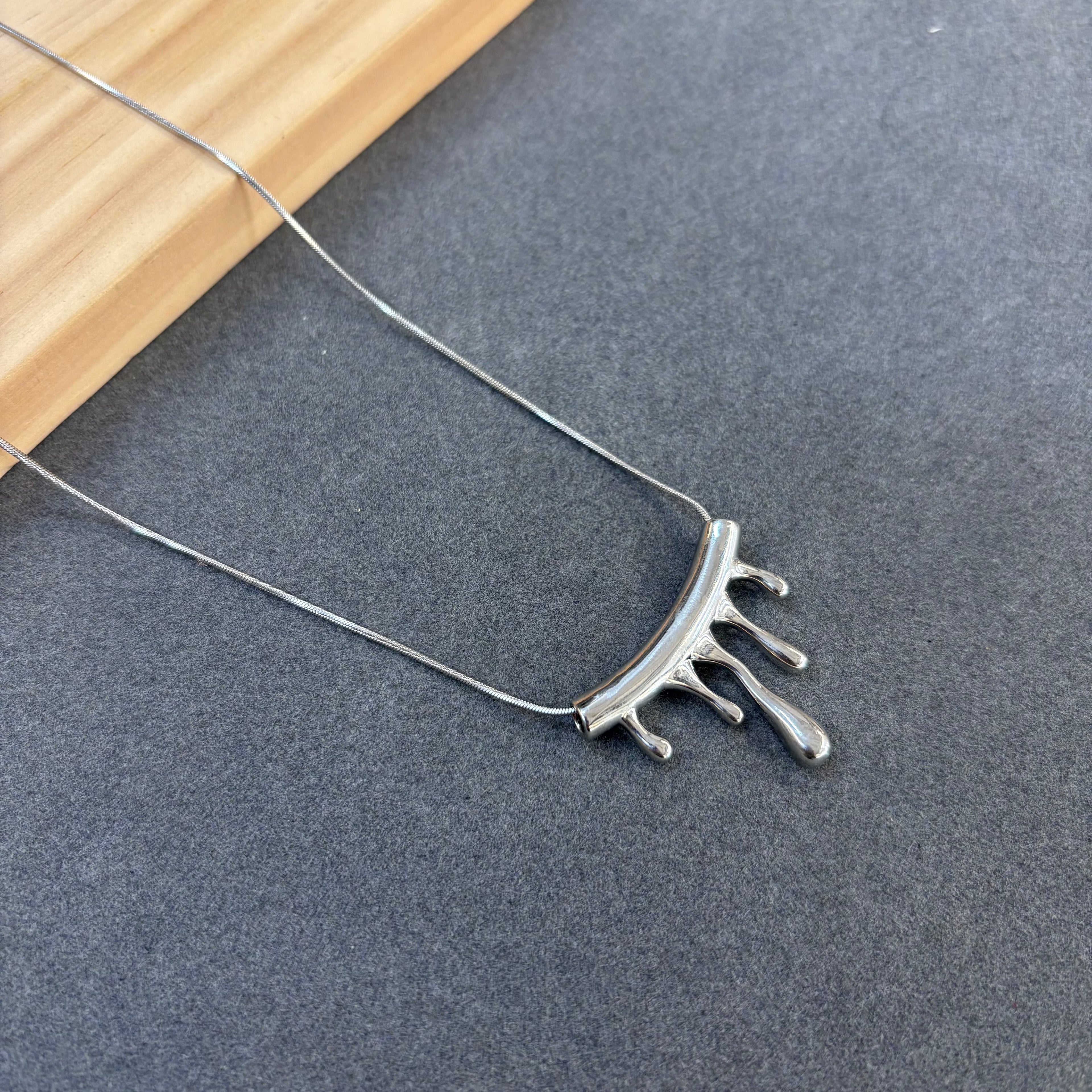 Trendy silver neck chain