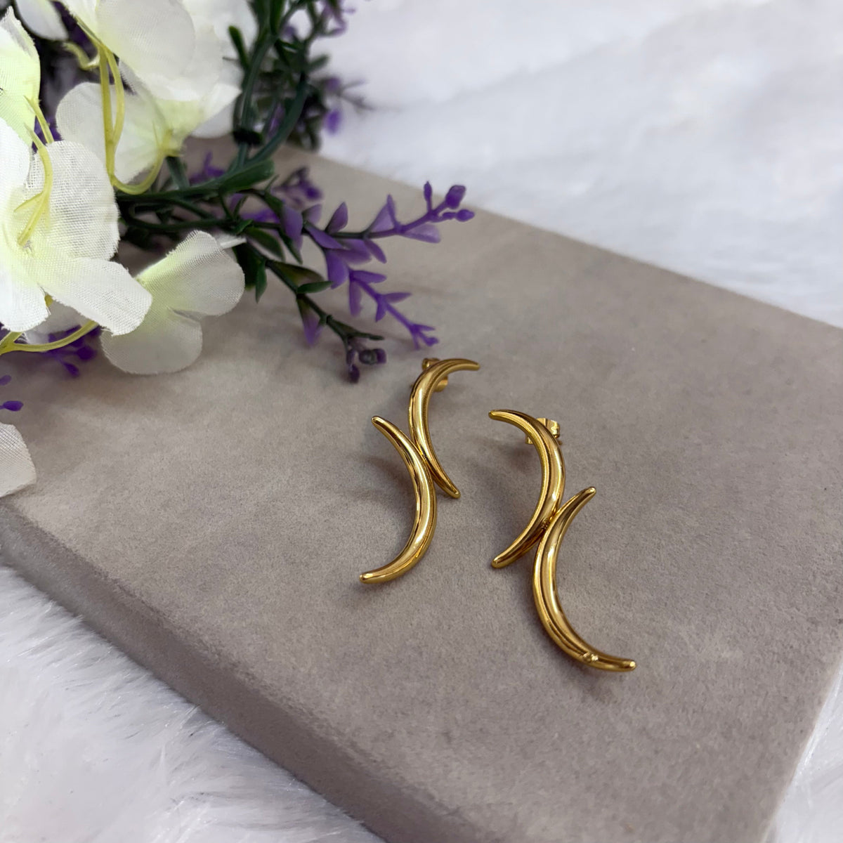 Crescent Moon Stud Earrings – Celestial Minimal Elegance