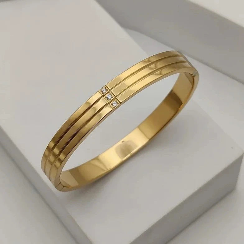 Simple three diamond Kada bracelet