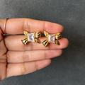Bow-shaped stud earrings