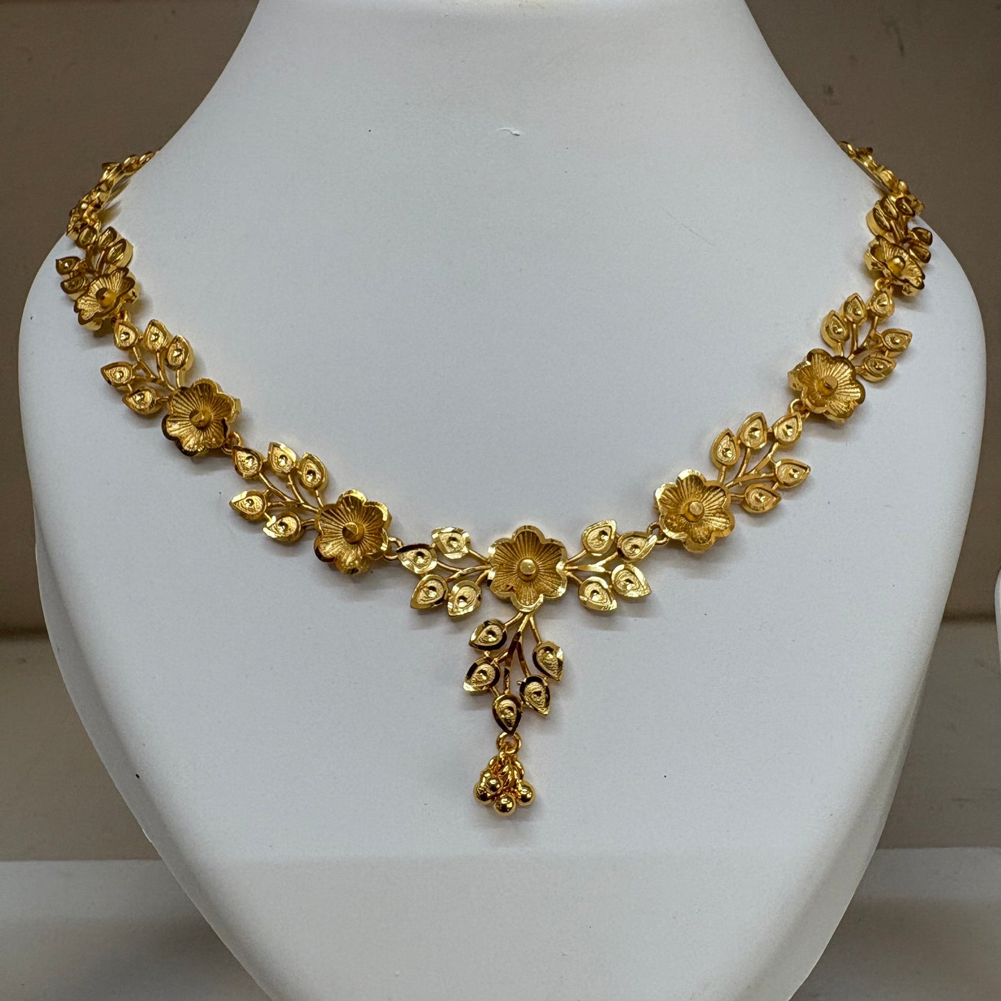 Elegant Floral One Gram Gold Plated Necklace Set with Earrings