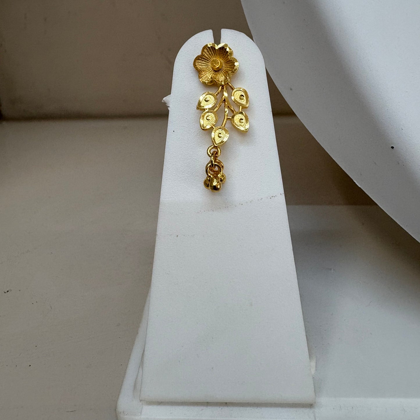 Elegant Floral One Gram Gold Plated Necklace Set with Earrings